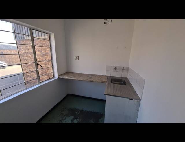 INDUSTRIAL PROPERTY TO RENT IN HALFWAY HOUSE